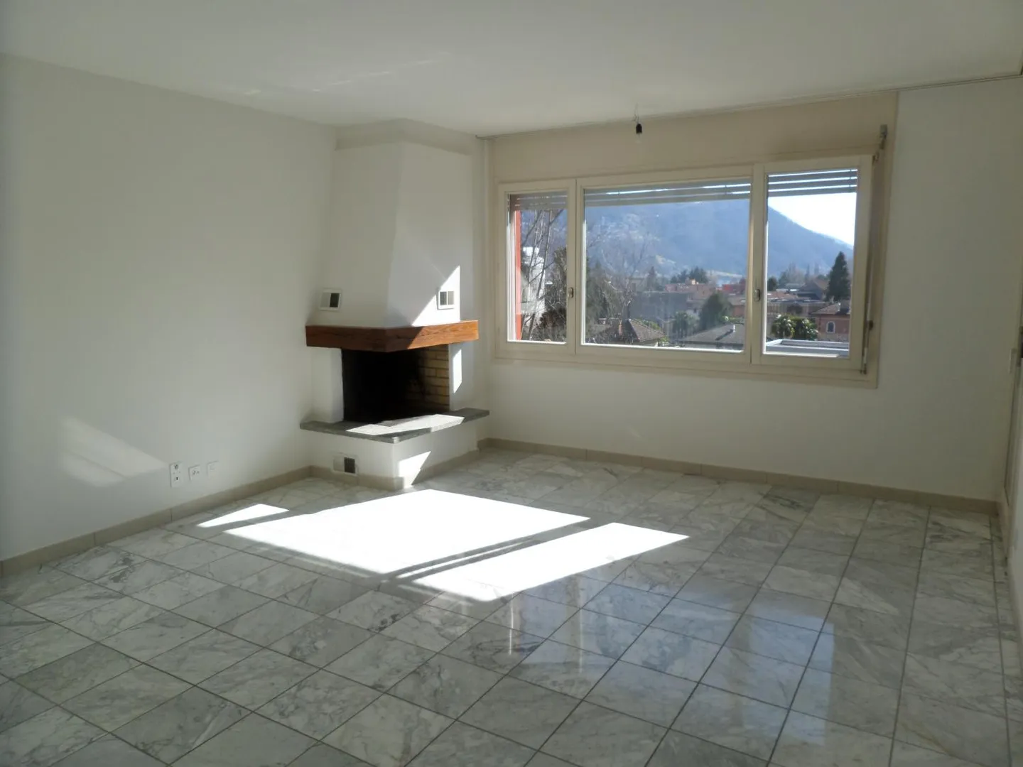 Appartamento di due e mezzo locali in una posizione verde e tranquilla - Foto 4 di 7