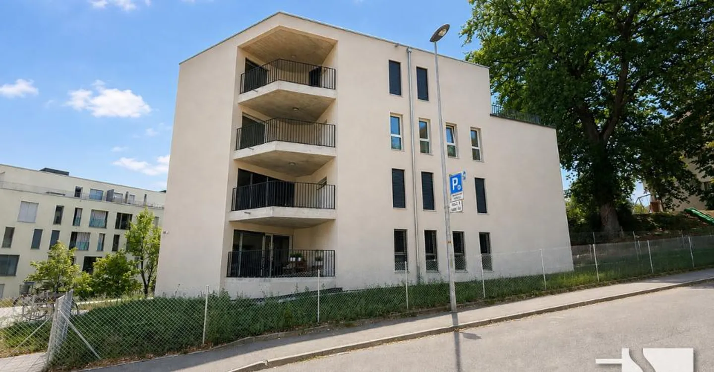 ATTICO DI 4½ LOCALI CON TERRAZZE MOLTO GRANDI - Foto 1 di 13