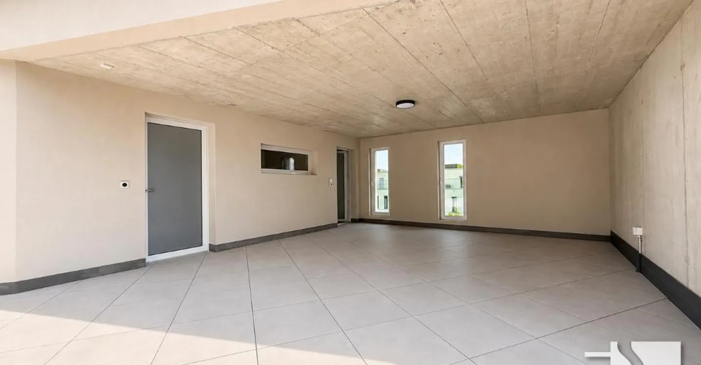 ATTICO DI 4½ LOCALI CON TERRAZZE MOLTO GRANDI - Foto 4 di 13