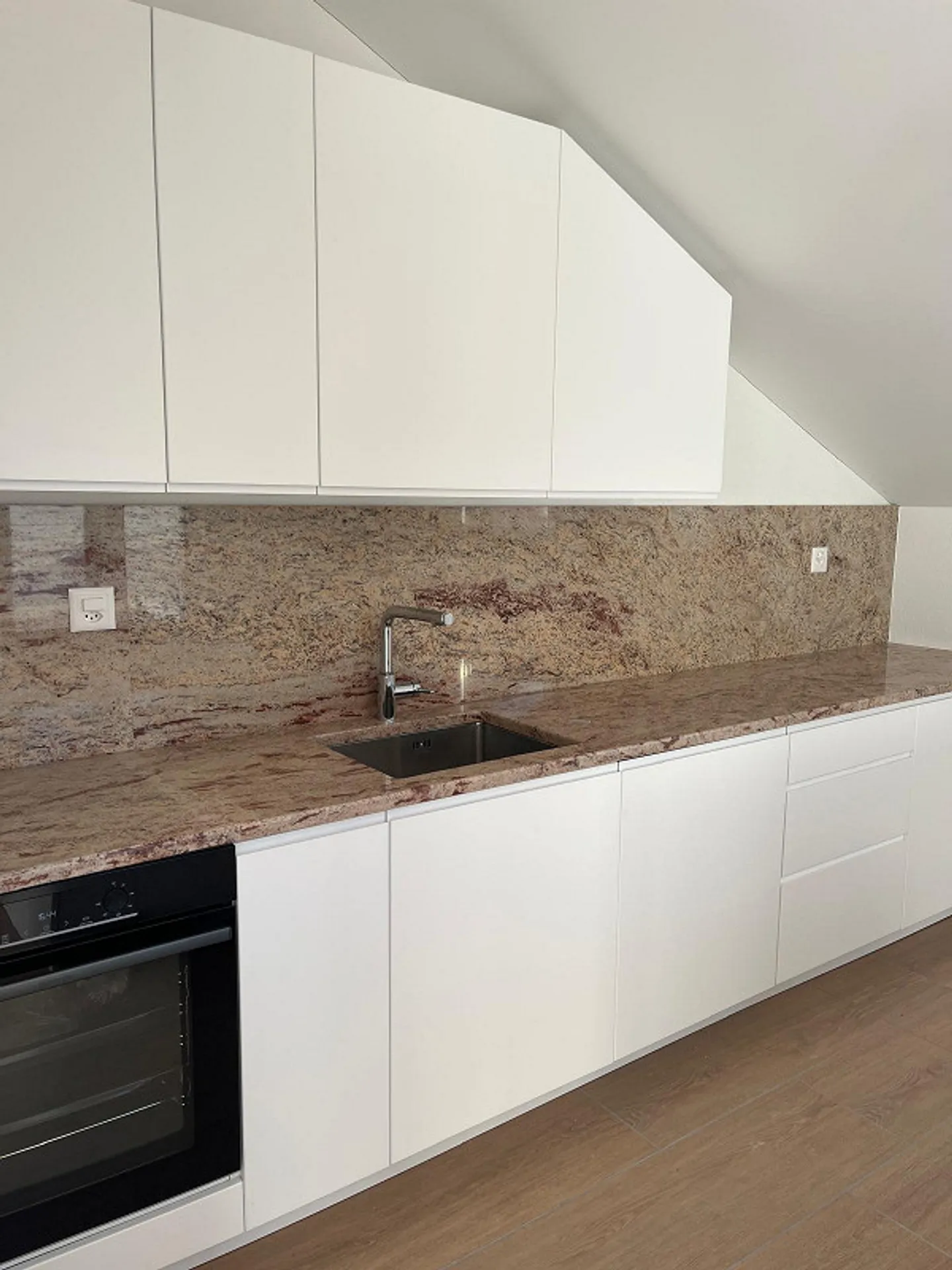 Vivre spacieux dans un endroit calme - Photo 2 sur 18