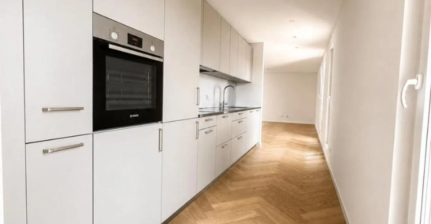 ATTICO DI 4½ LOCALI CON TERRAZZE MOLTO GRANDI - Foto 9 di 13