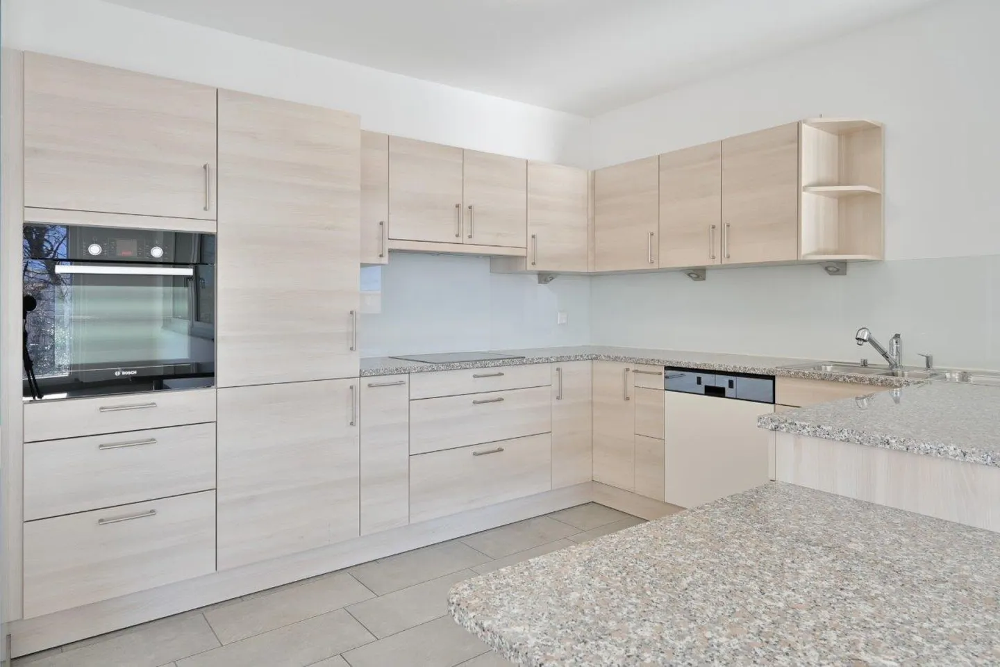 Bel appartement dans un emplacement central et stratégique - Photo 4 sur 12