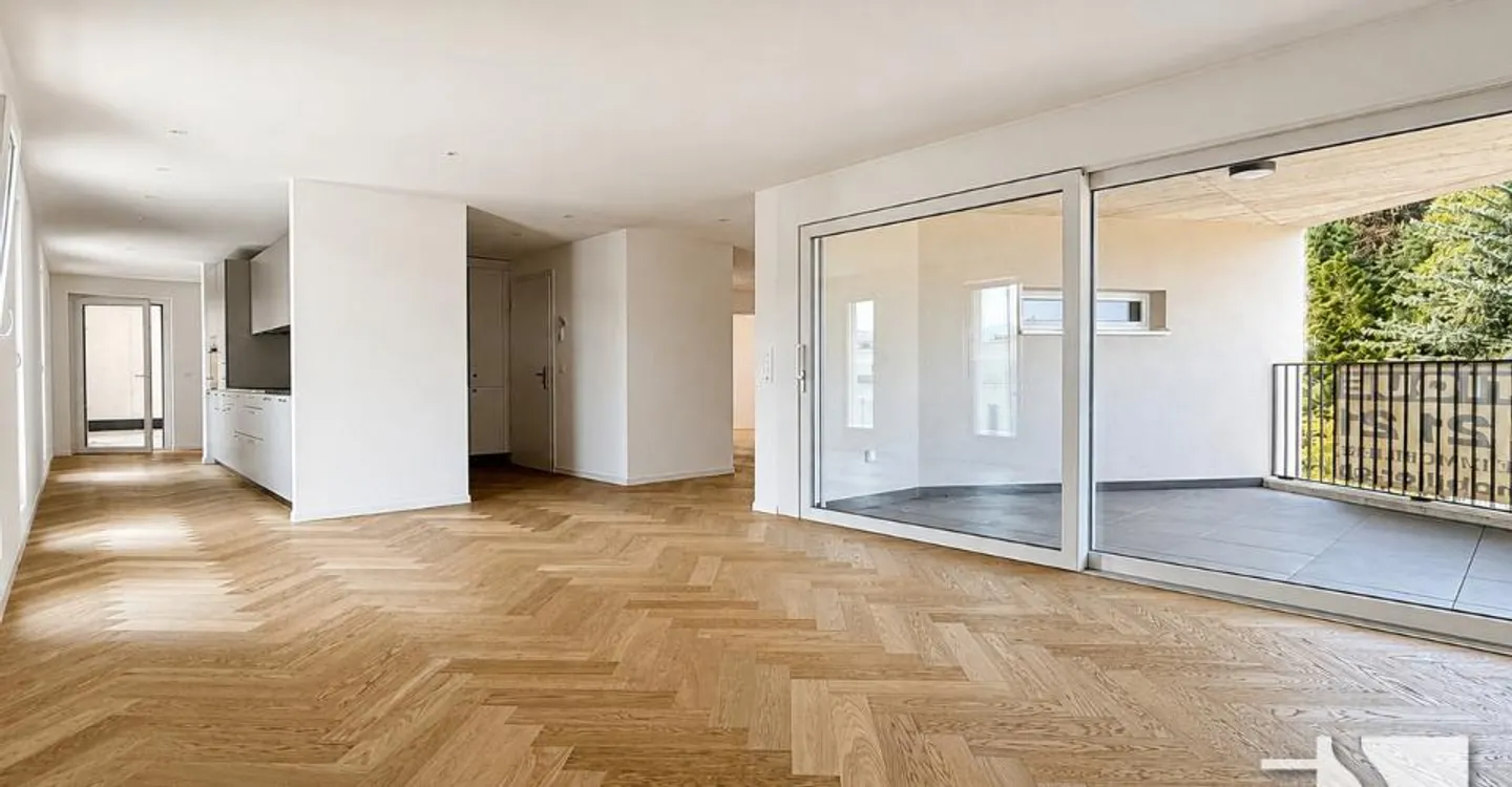 ATTICO DI 4½ LOCALI CON TERRAZZE MOLTO GRANDI - Foto 6 di 13