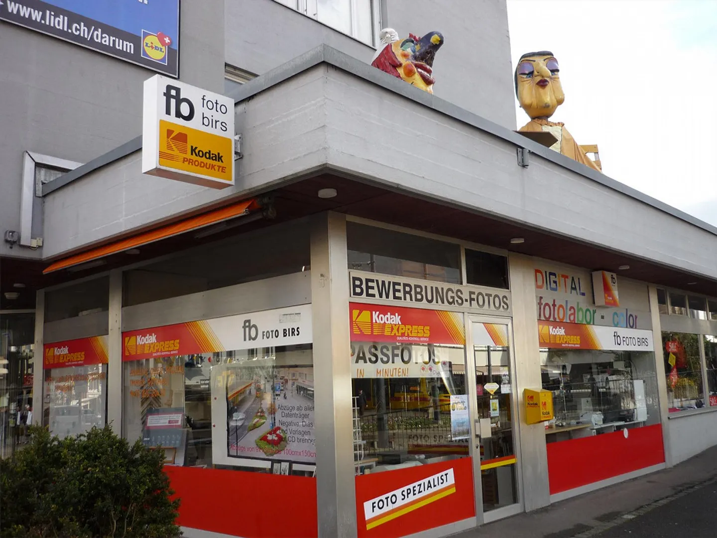 Shop in a central location in Aesch - Photo 1 of 2