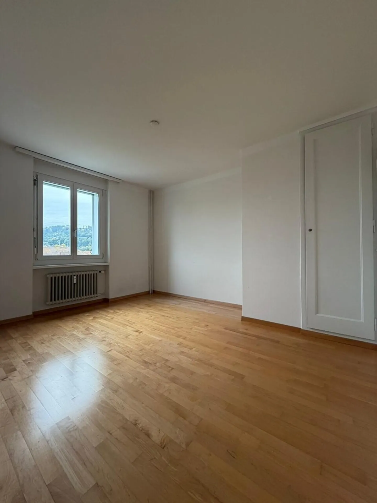 Appartement confortable de 3,5 pièces avec balcon et ascenseur à Ostermundigen - Photo 3 sur 8
