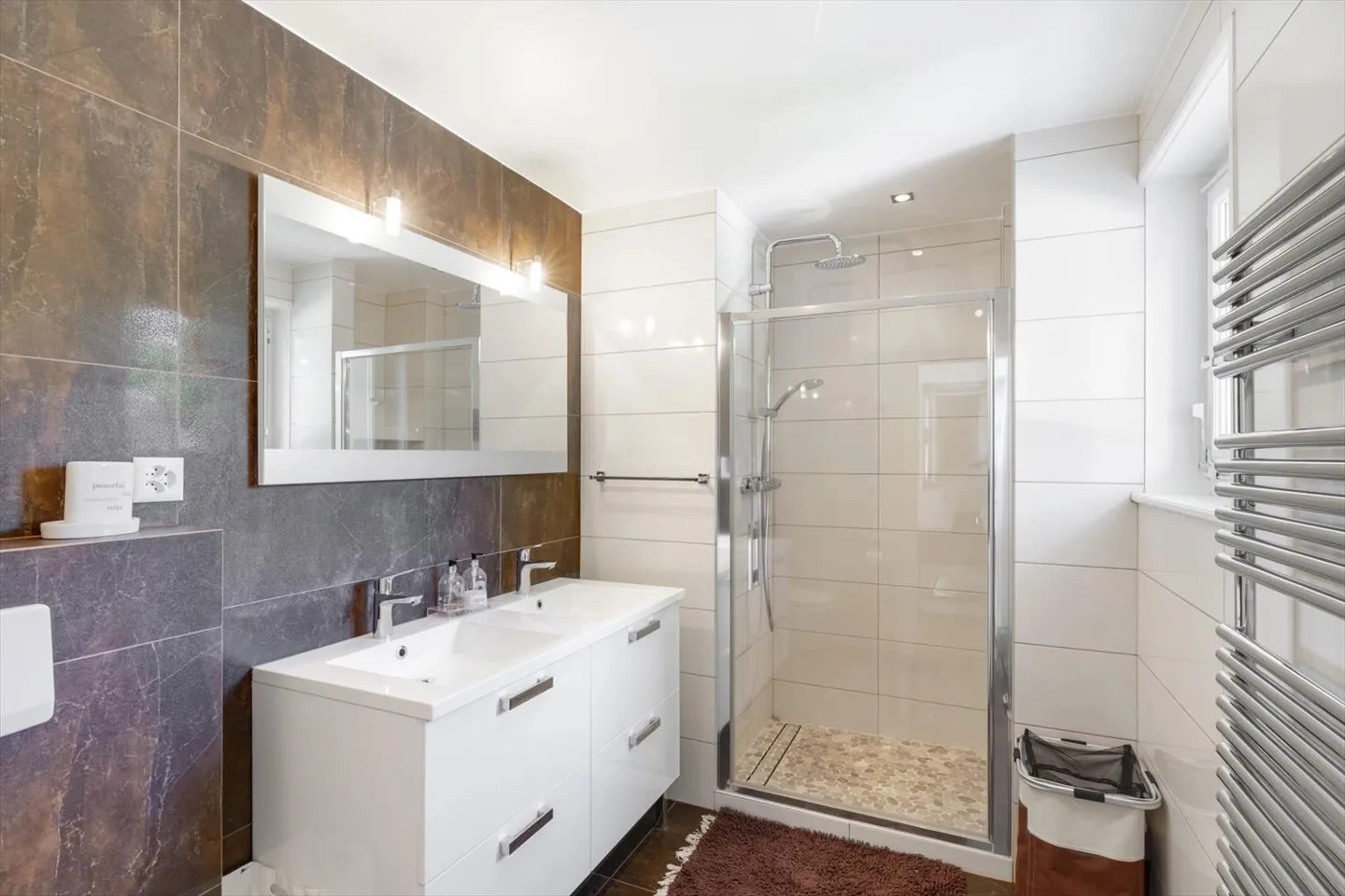 Family Property in the Heart of Jouxtens-Mézery - Photo 9 of 11