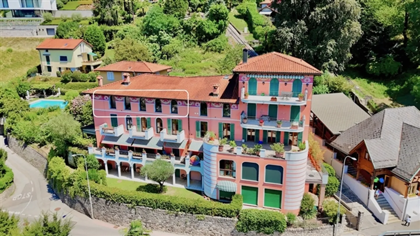 Appartamento con vista mozzafiato sul lago di Lugano e sulla città - Foto 3 di 15