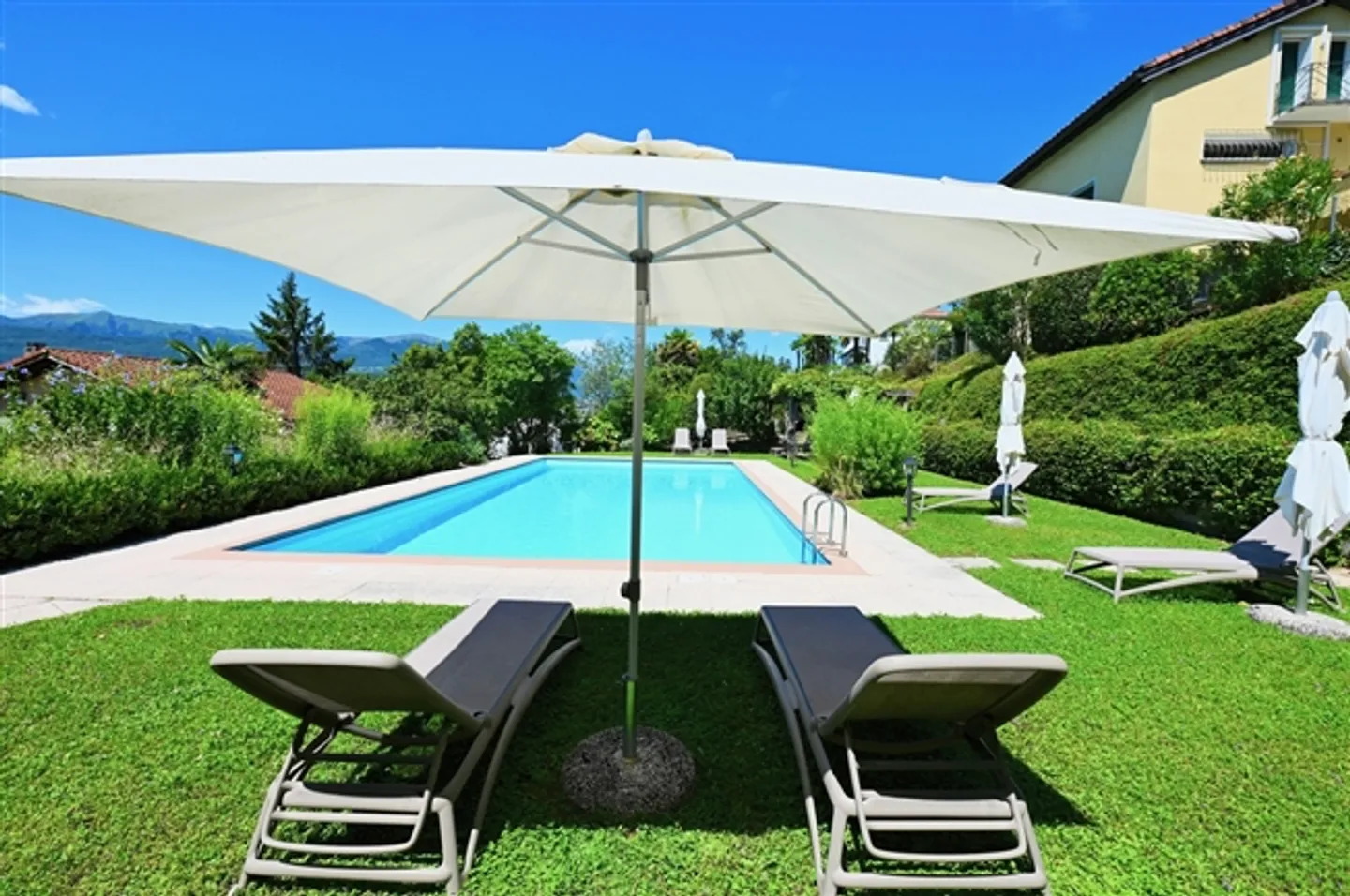 Appartamento con vista mozzafiato sul lago di Lugano e sulla città - Foto 5 di 15