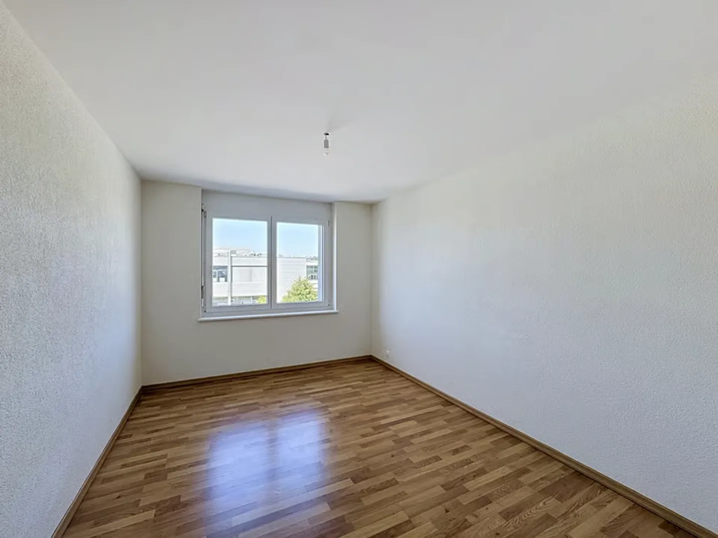 Appartamento luminoso di 4,5 locali con balcone. - Foto 6 di 13