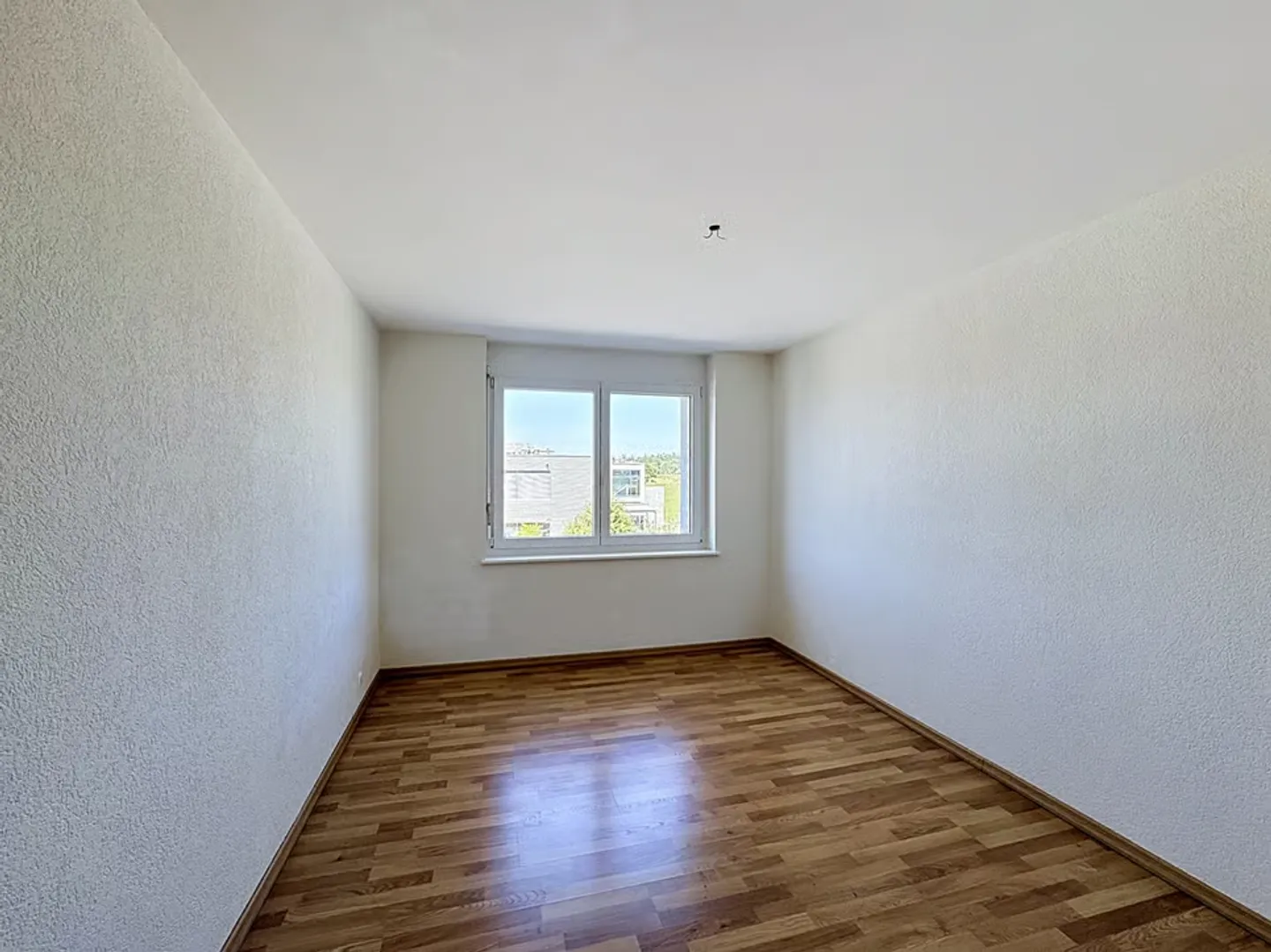 Appartamento luminoso di 4,5 locali con balcone. - Foto 7 di 13