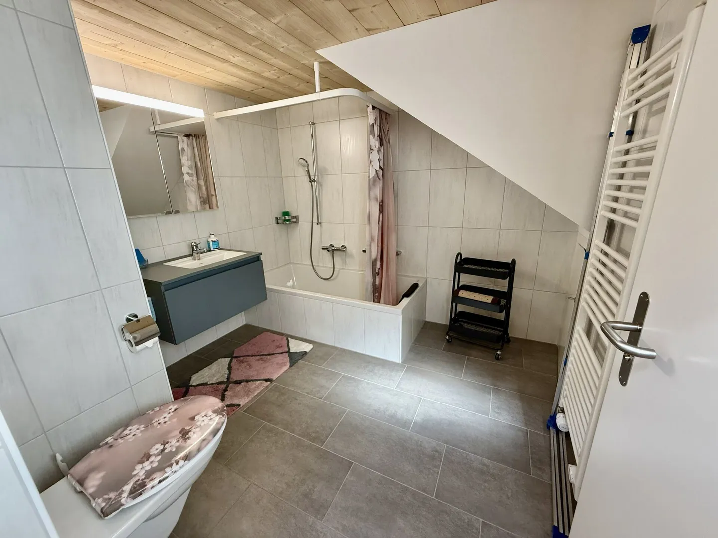 Renovated former farmhouse (DEFH) - Photo 15 of 19