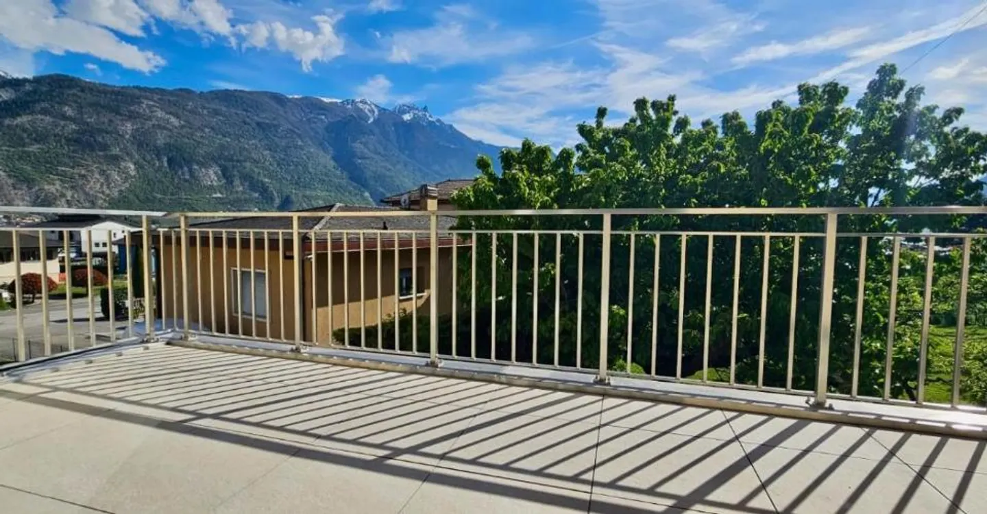 Appartement en rez-de-chaussée avec vue imprenable sur les montagnes - Foto 4 di 11