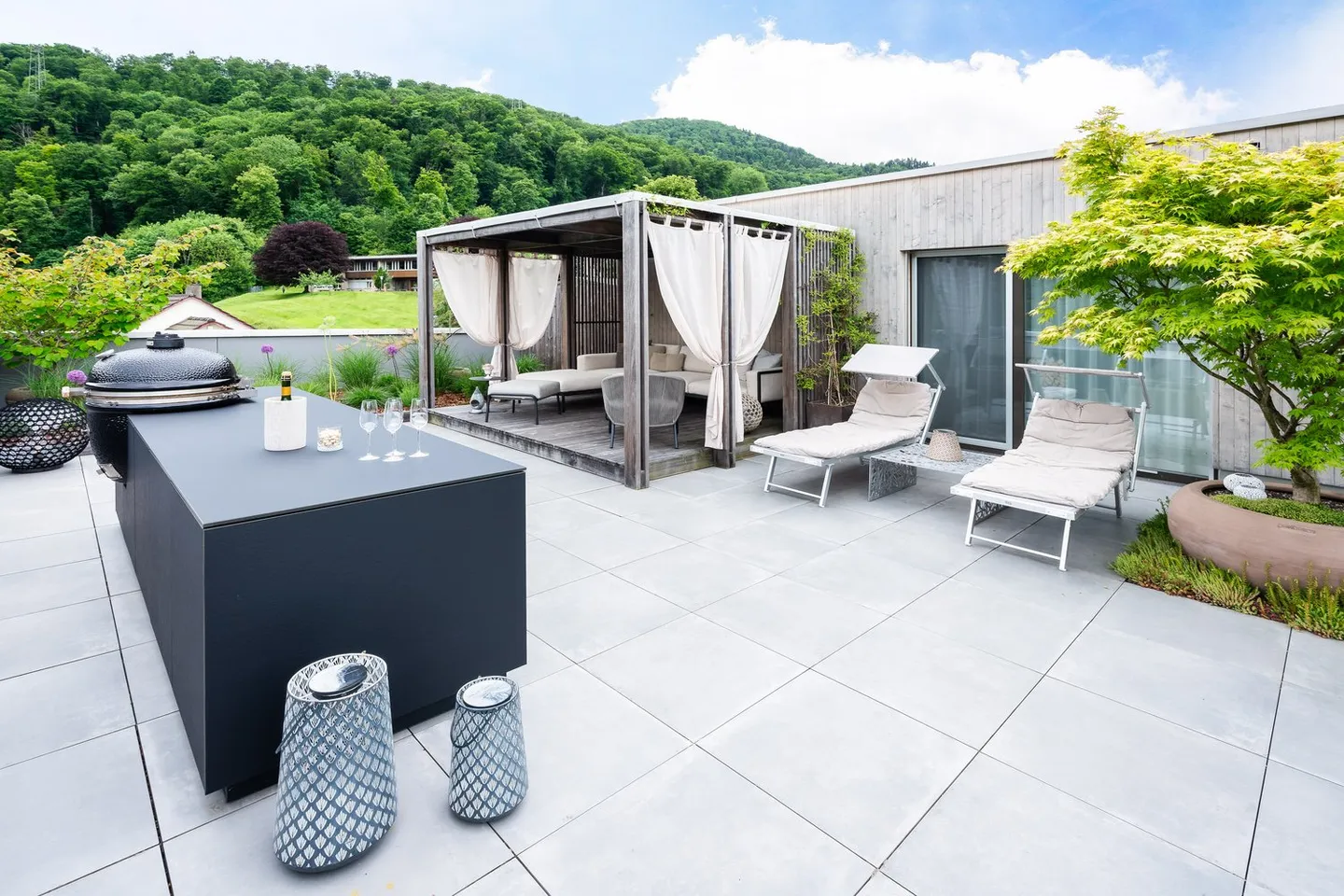 Exklusive Attikawohnung mit grosszügiger Terrasse, privatem Garten und traumhaftem Ausblick - Foto 14 di 20