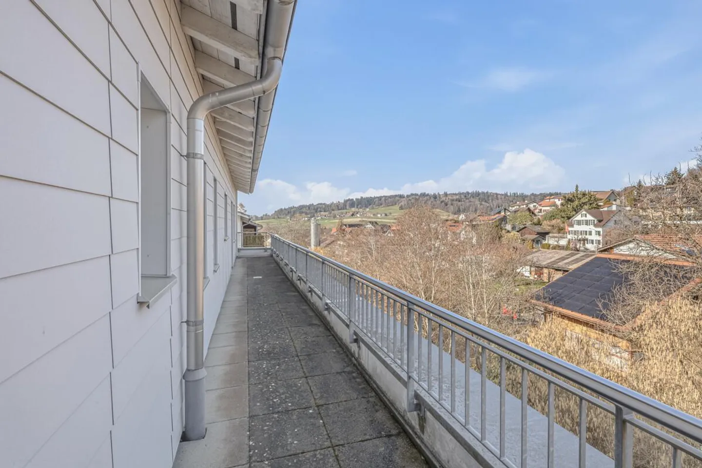 Great 5 ½ Attic Apartment with over 150 m² of Net Living Space! - Photo 17 of 20