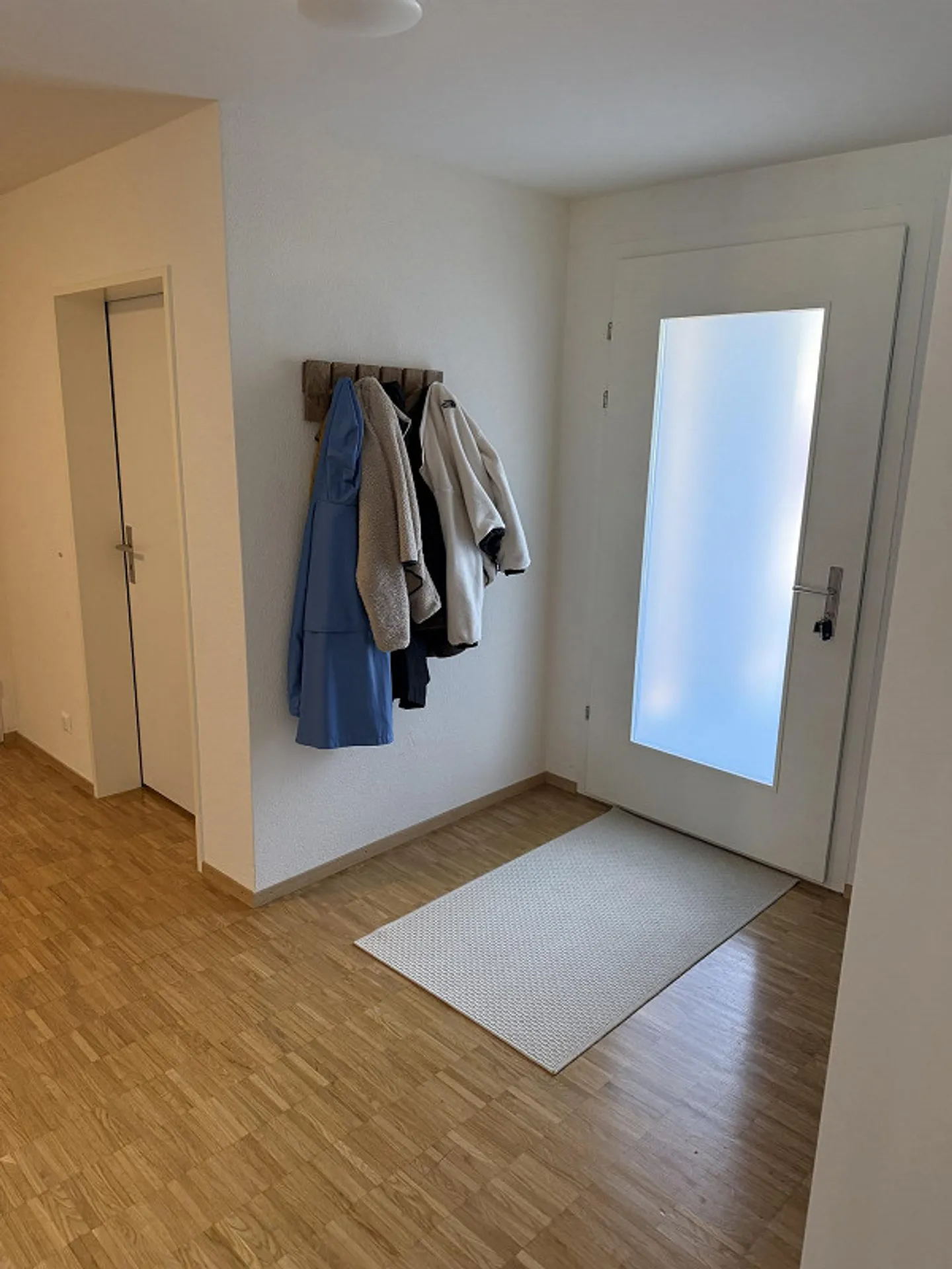 Moderno appartamento con terrazza di 3,5 stanze a Fehraltorf - Foto 7 di 8