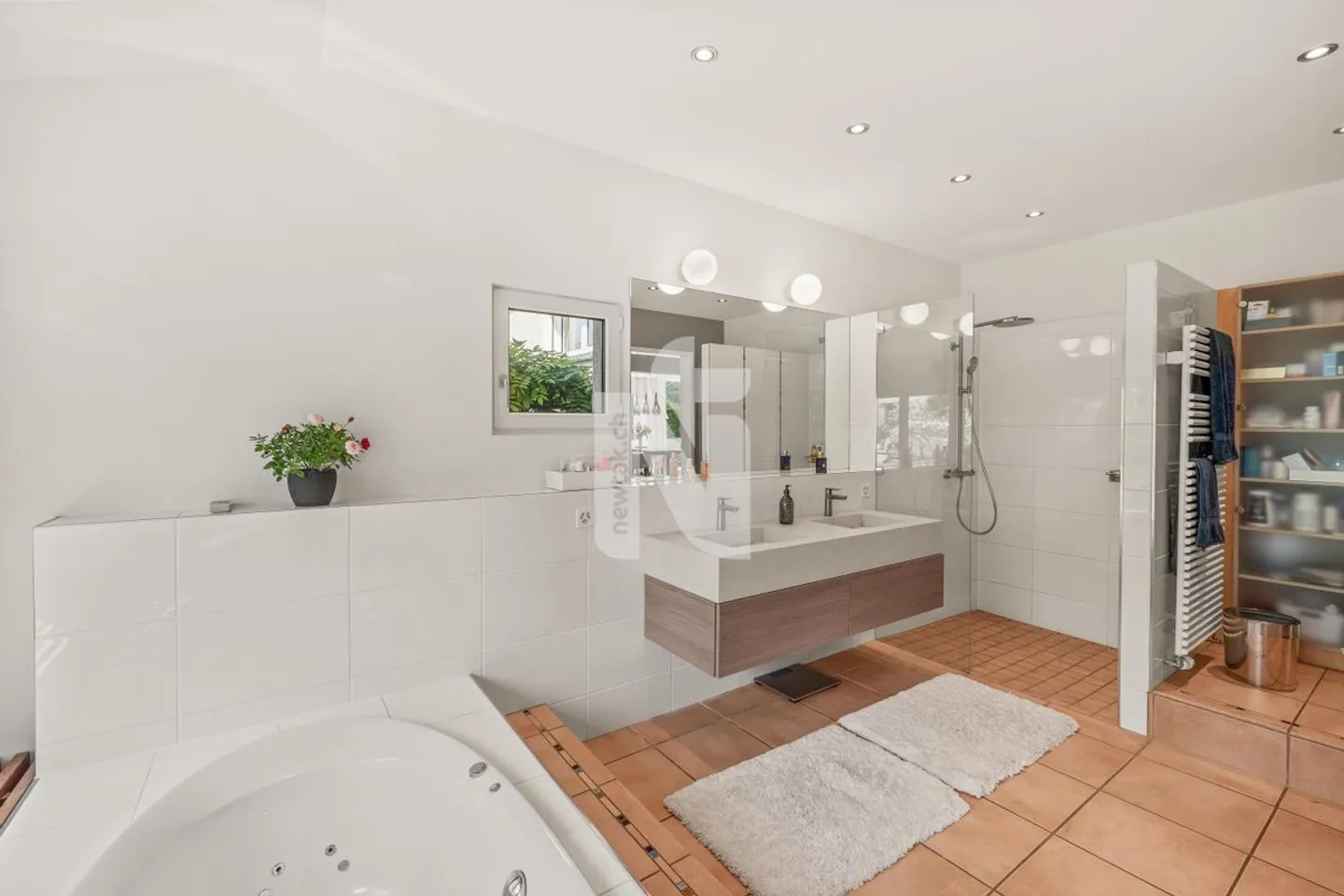 Very attractive single-family house on Bruderholz with pool, sauna, garden and plenty of privacy - Photo 8 of 12