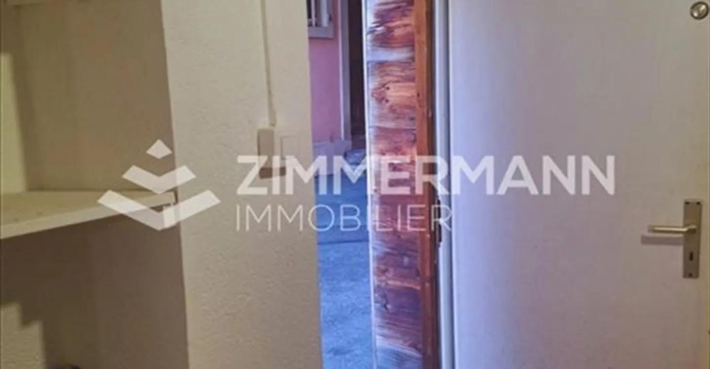 Commerce - Photo 5 of 12