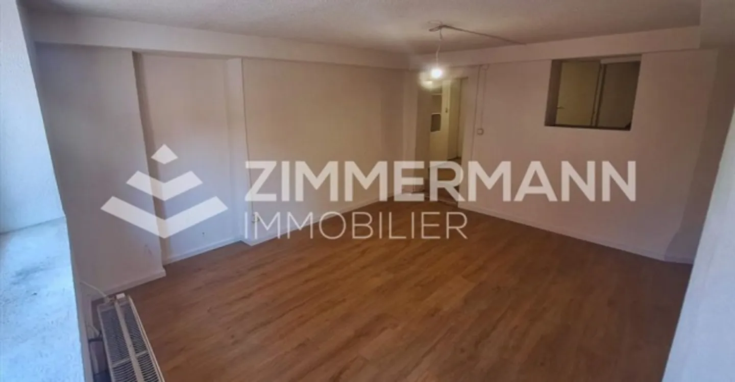 Commerce - Photo 11 of 12