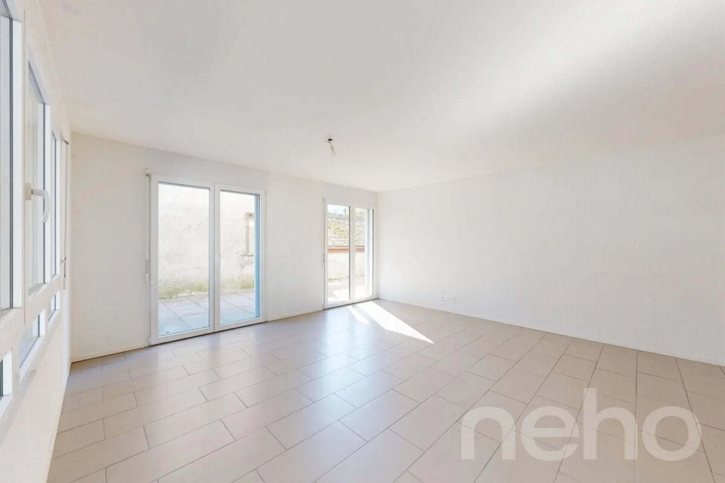 Appartement moderne avec terrasses - Photo 2 sur 12