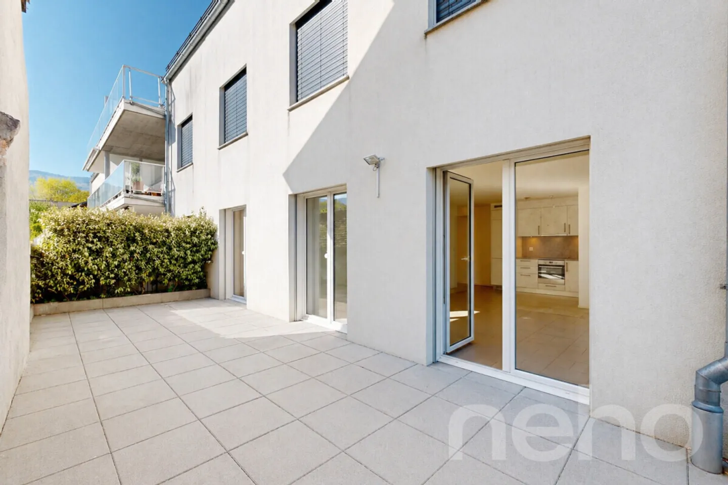 Appartement moderne avec terrasses - Photo 3 sur 12