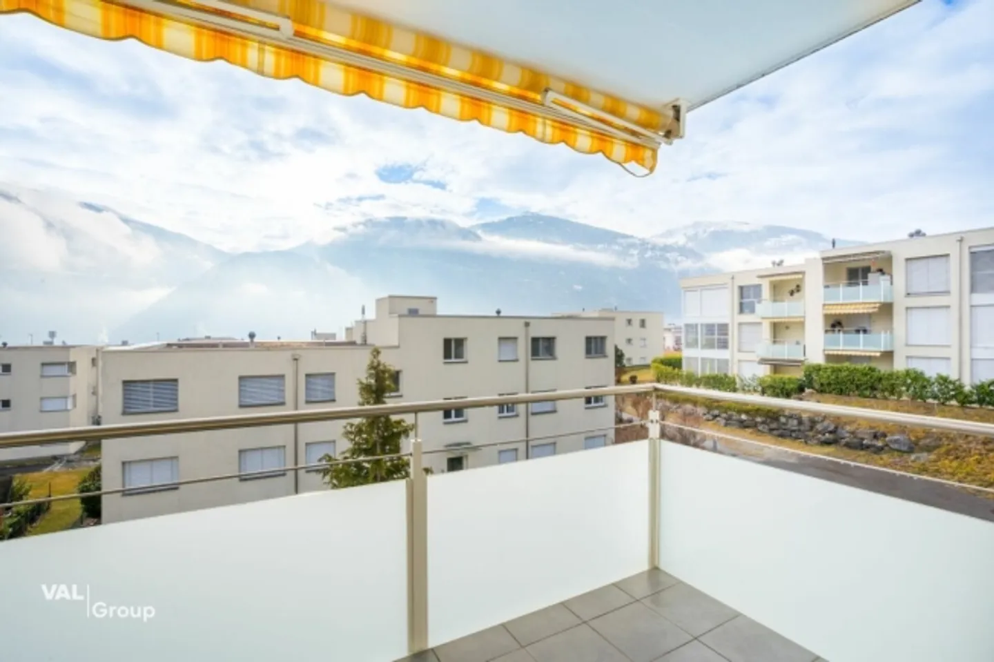 Penthouse élégant avec vue alpine - Photo 9 sur 11