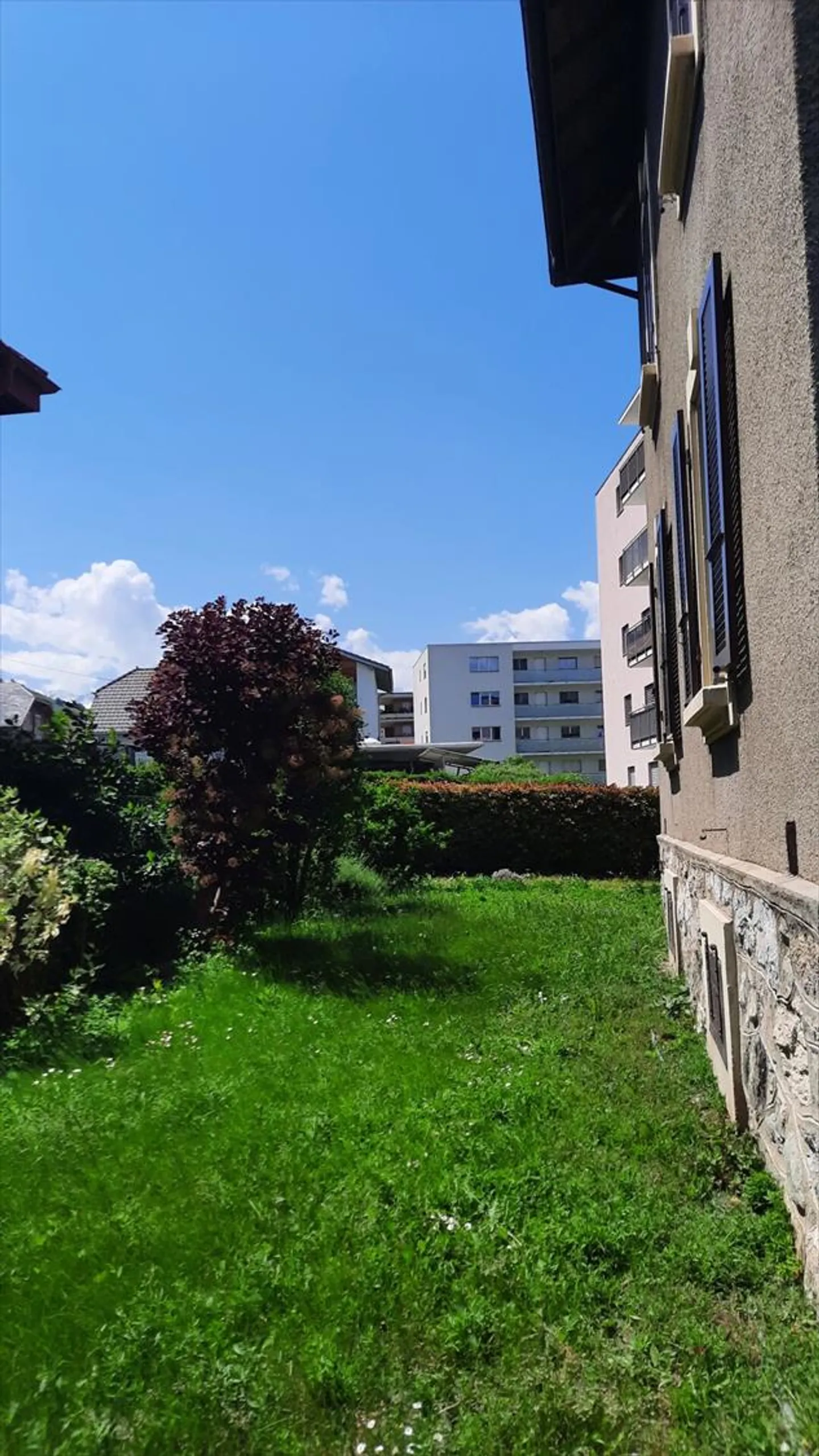 Luminoso casa di 4.5 stanze con grande fienile adiacente - Foto 12 di 13