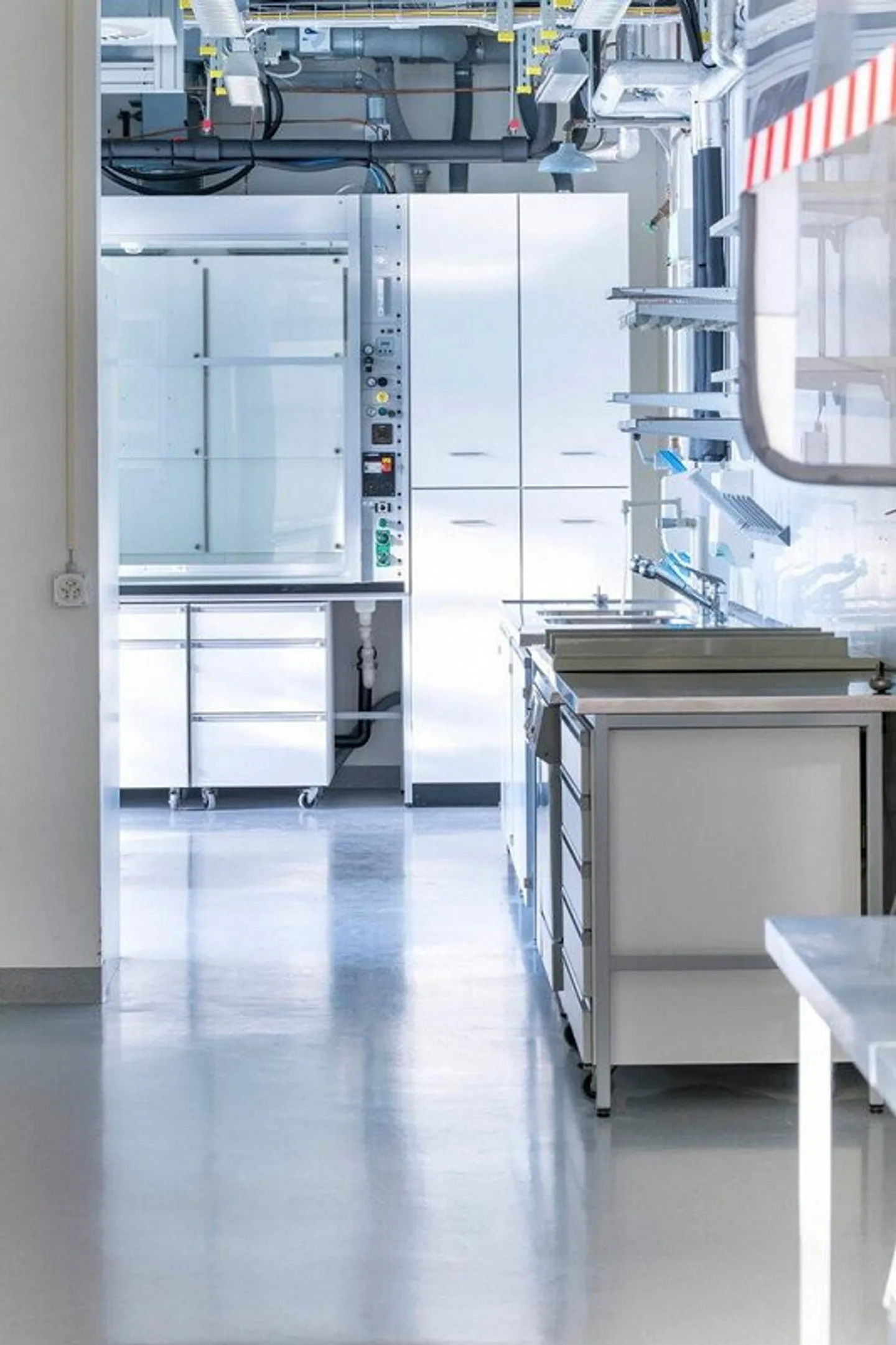 Spazi di laboratorio completamente attrezzati e flessibili nel Life Science Hub di Reinach - Foto 3 di 7