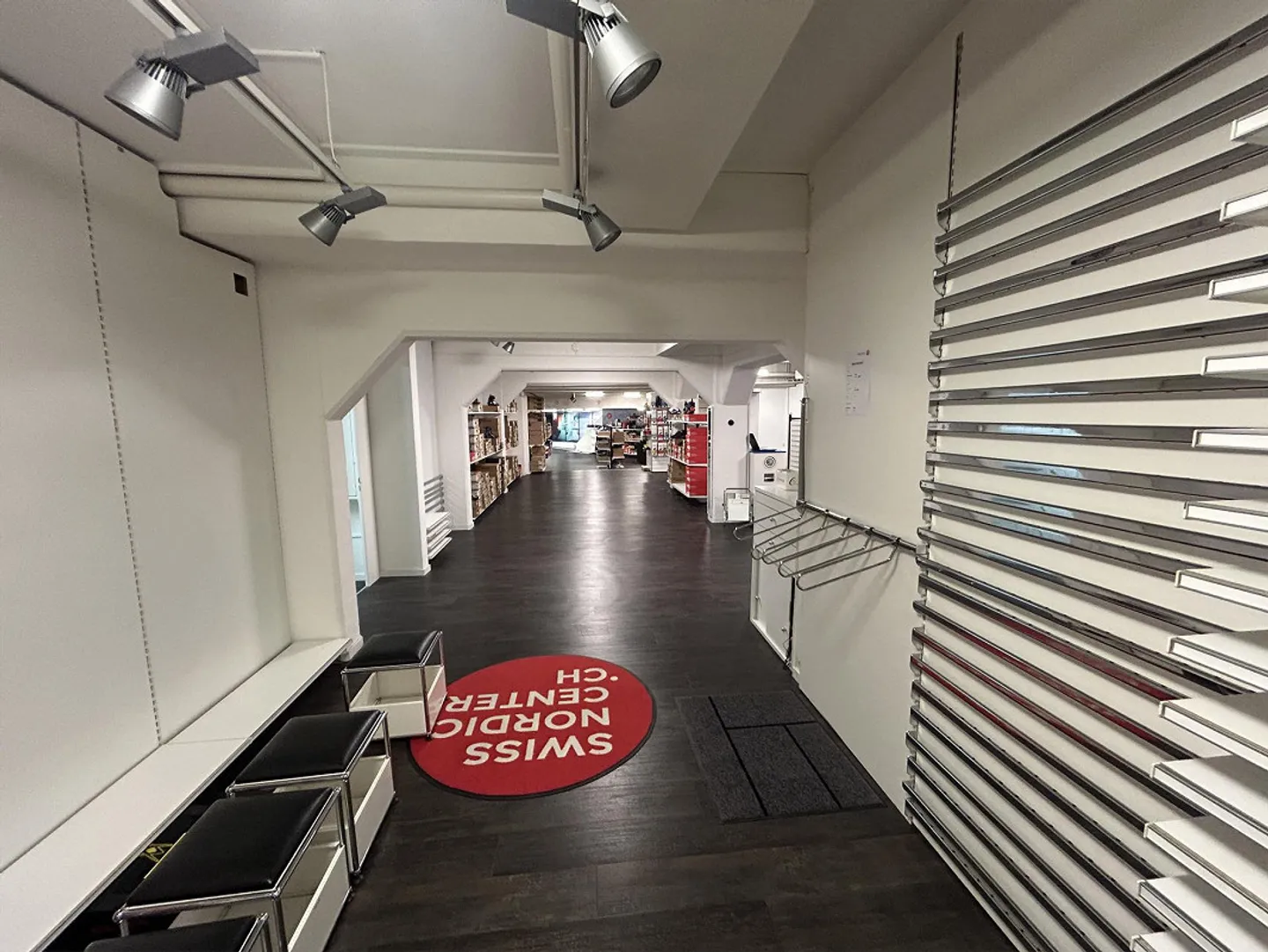 Large Sales Room at the Brühltor Passage - Photo 5 of 12