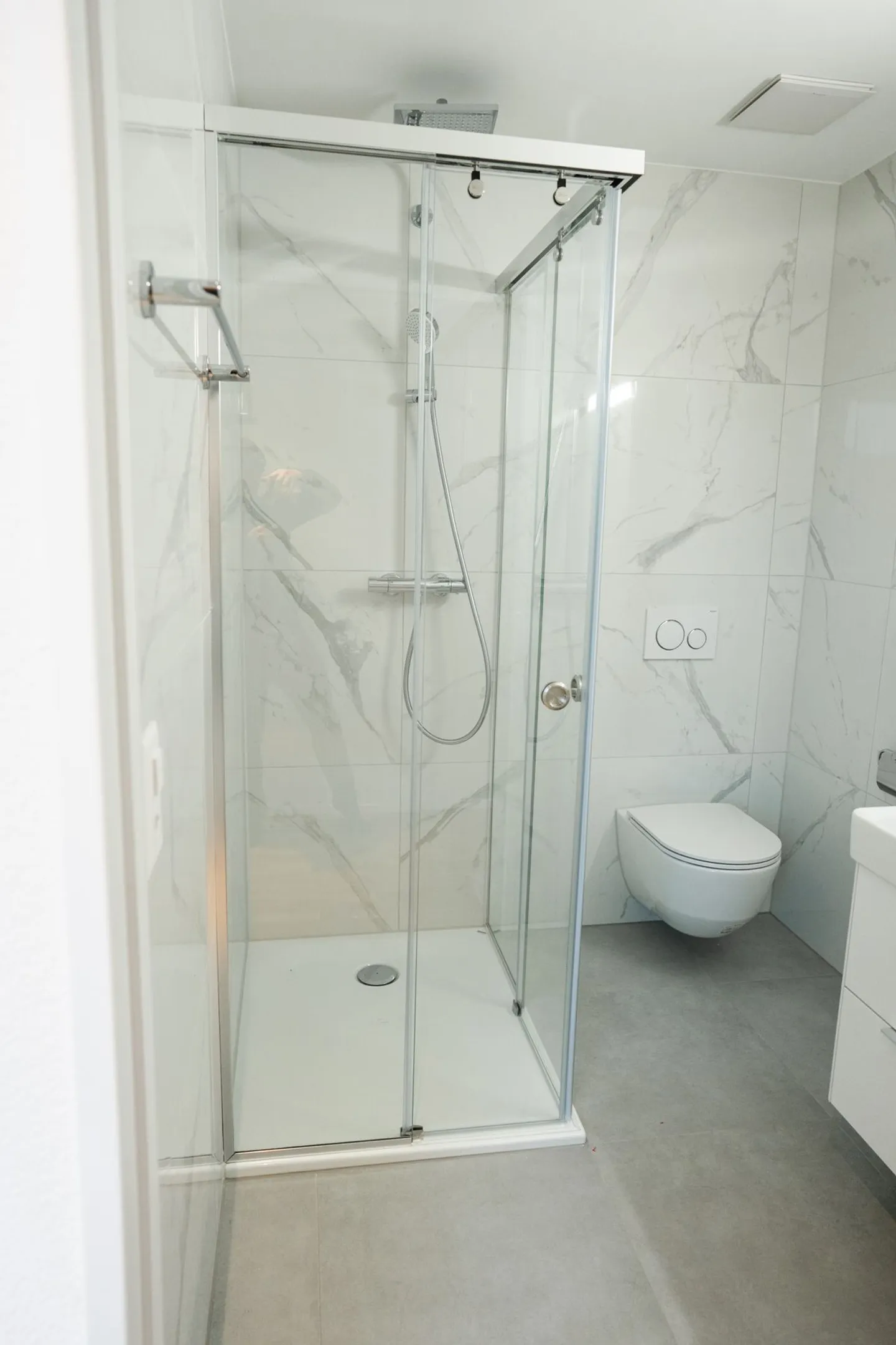 Modernes möbliertes Studio in Dübendorf - Foto 3 von 7