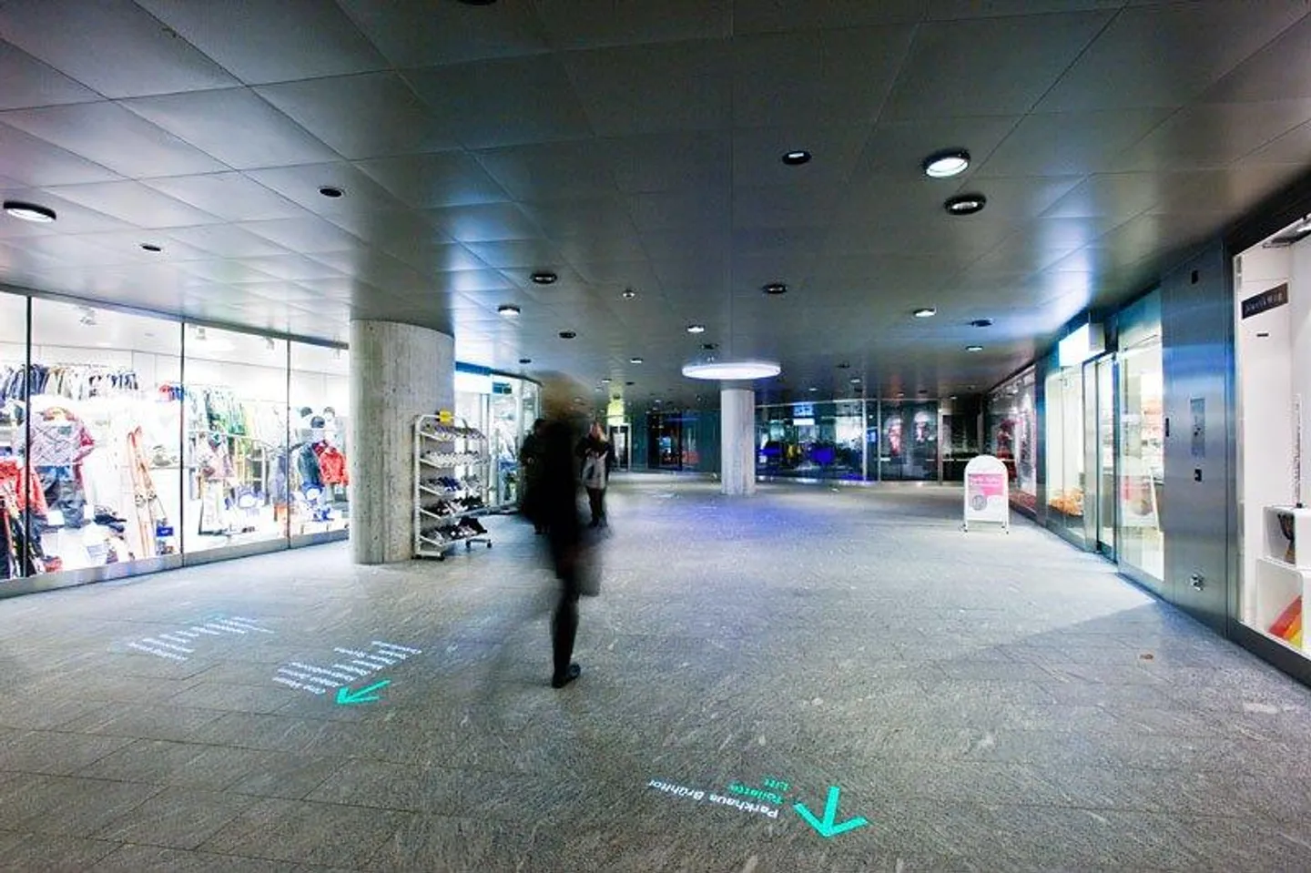 Large Sales Room at the Brühltor Passage - Photo 11 of 12