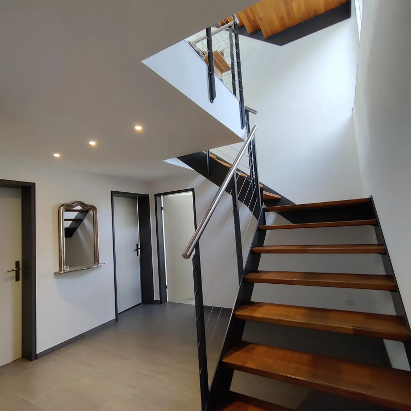 Moderna casa unifamiliare in posizione centrale - Foto 18 di 30