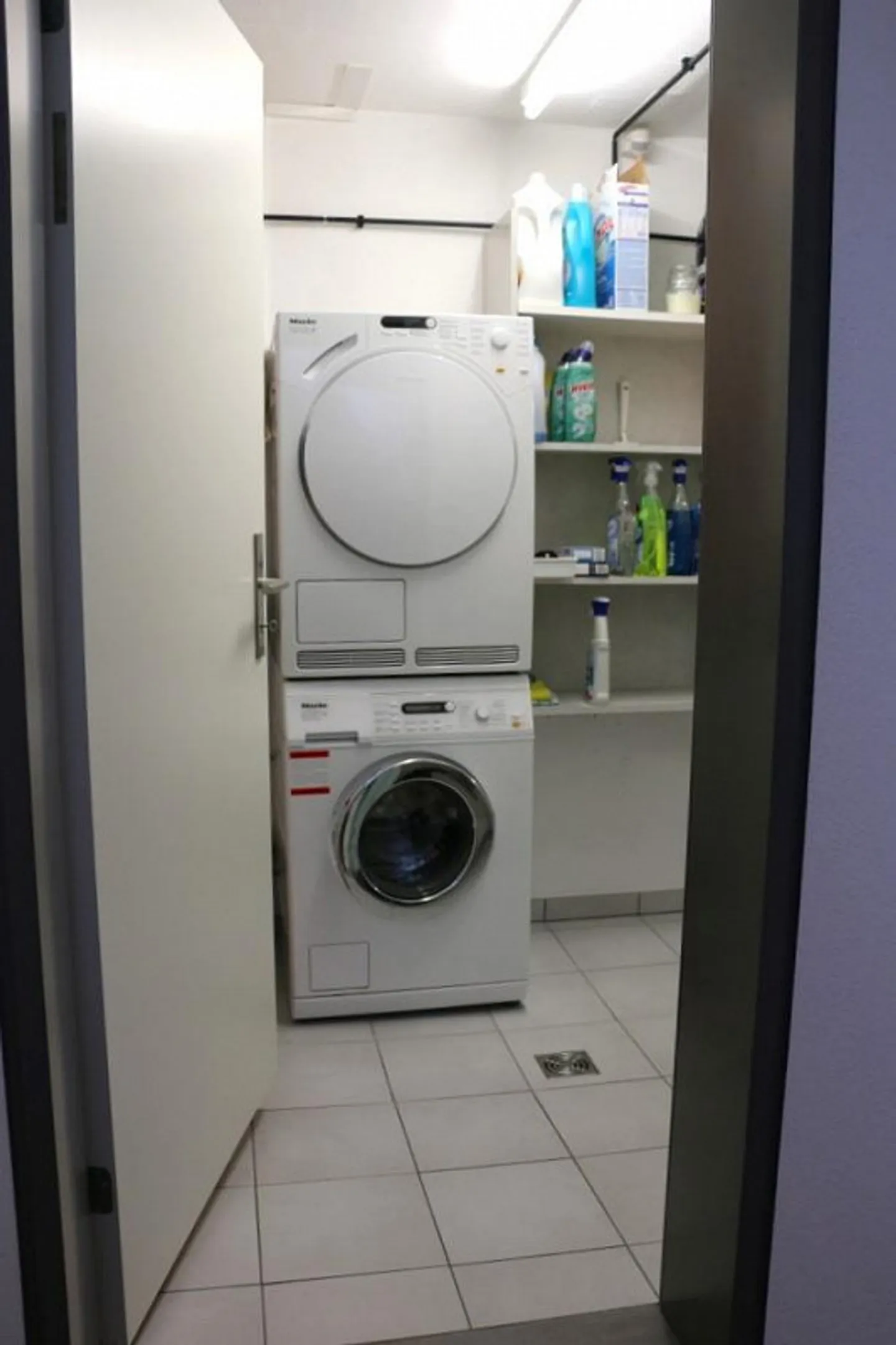 Moderna casa unifamiliare in posizione centrale - Foto 23 di 30
