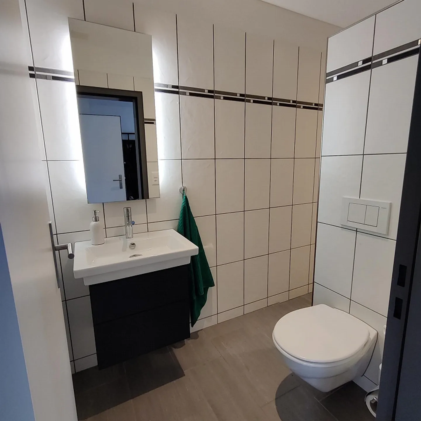 Moderna casa unifamiliare in posizione centrale - Foto 10 di 30