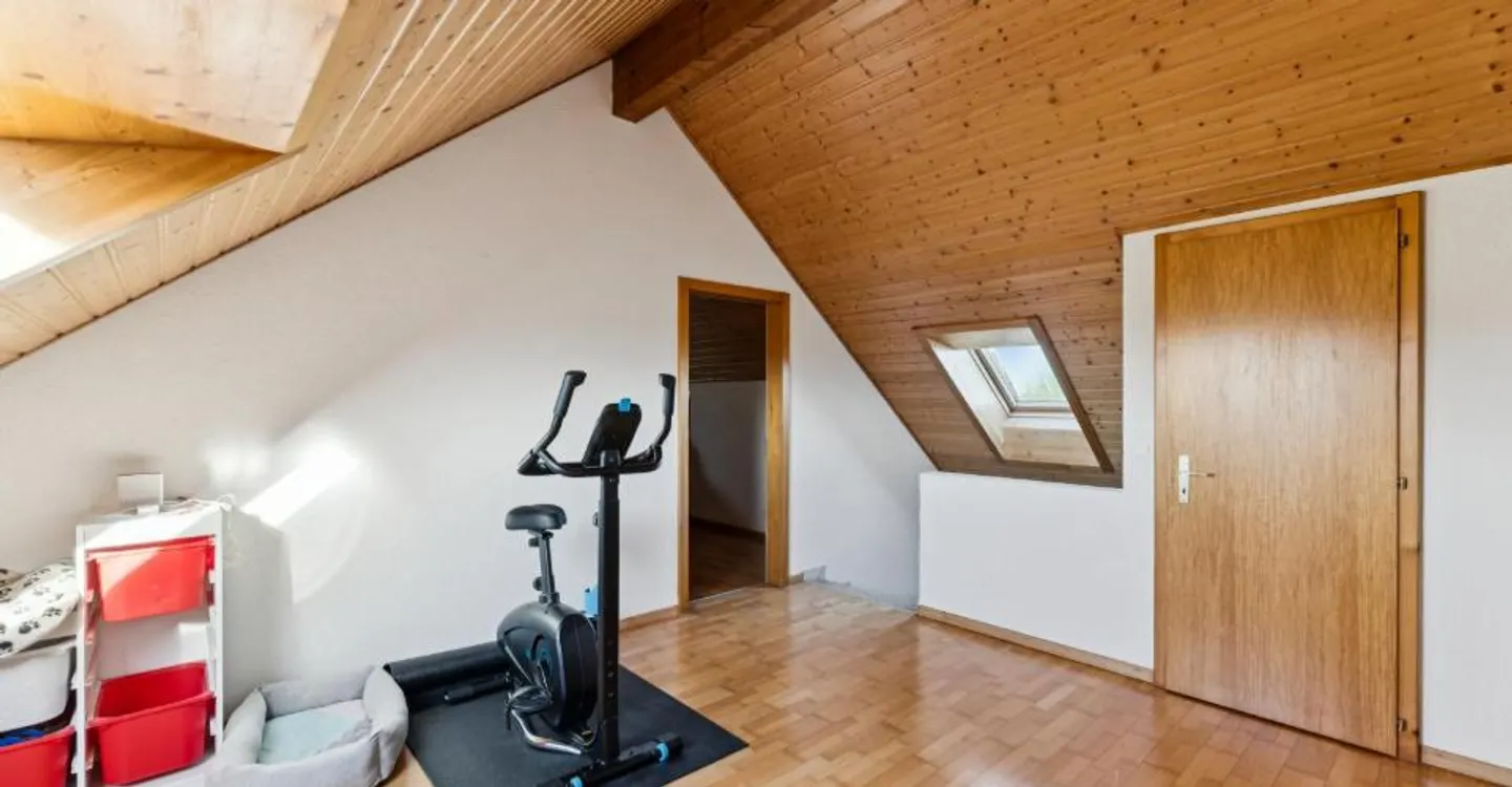 Beautiful house with 2 apartments and unobstructed view - Photo 5 of 12