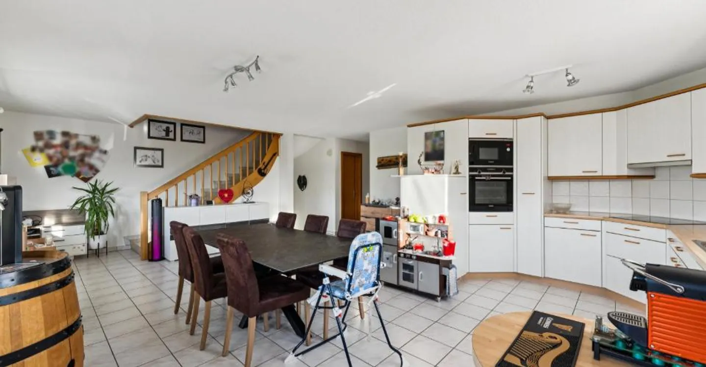 Beautiful house with 2 apartments and unobstructed view - Photo 6 of 12