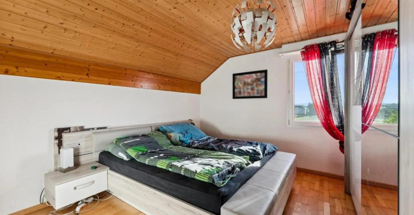 Beautiful house with 2 apartments and unobstructed view - Photo 7 of 12