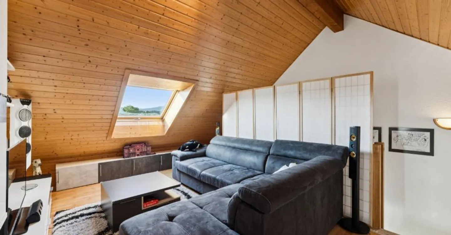 Beautiful house with 2 apartments and unobstructed view - Photo 8 of 12