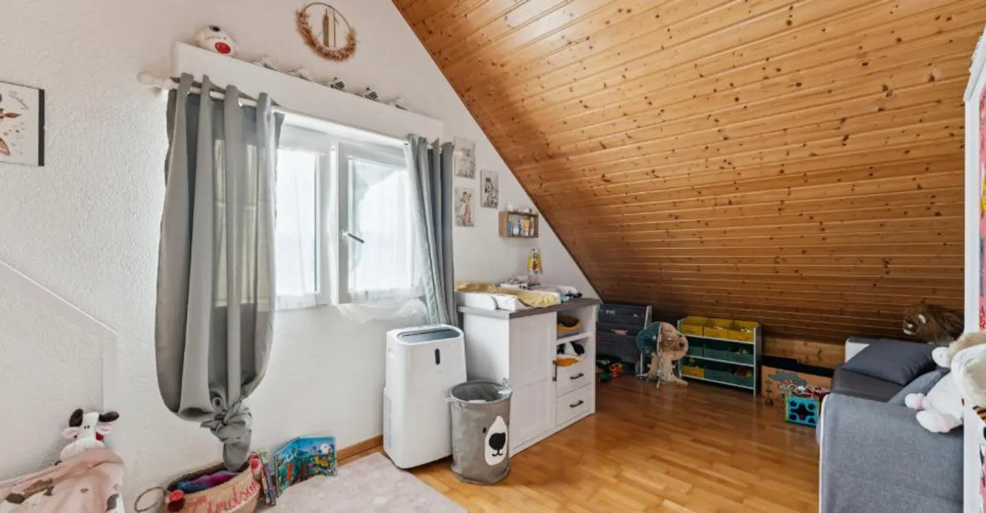Beautiful house with 2 apartments and unobstructed view - Photo 9 of 12