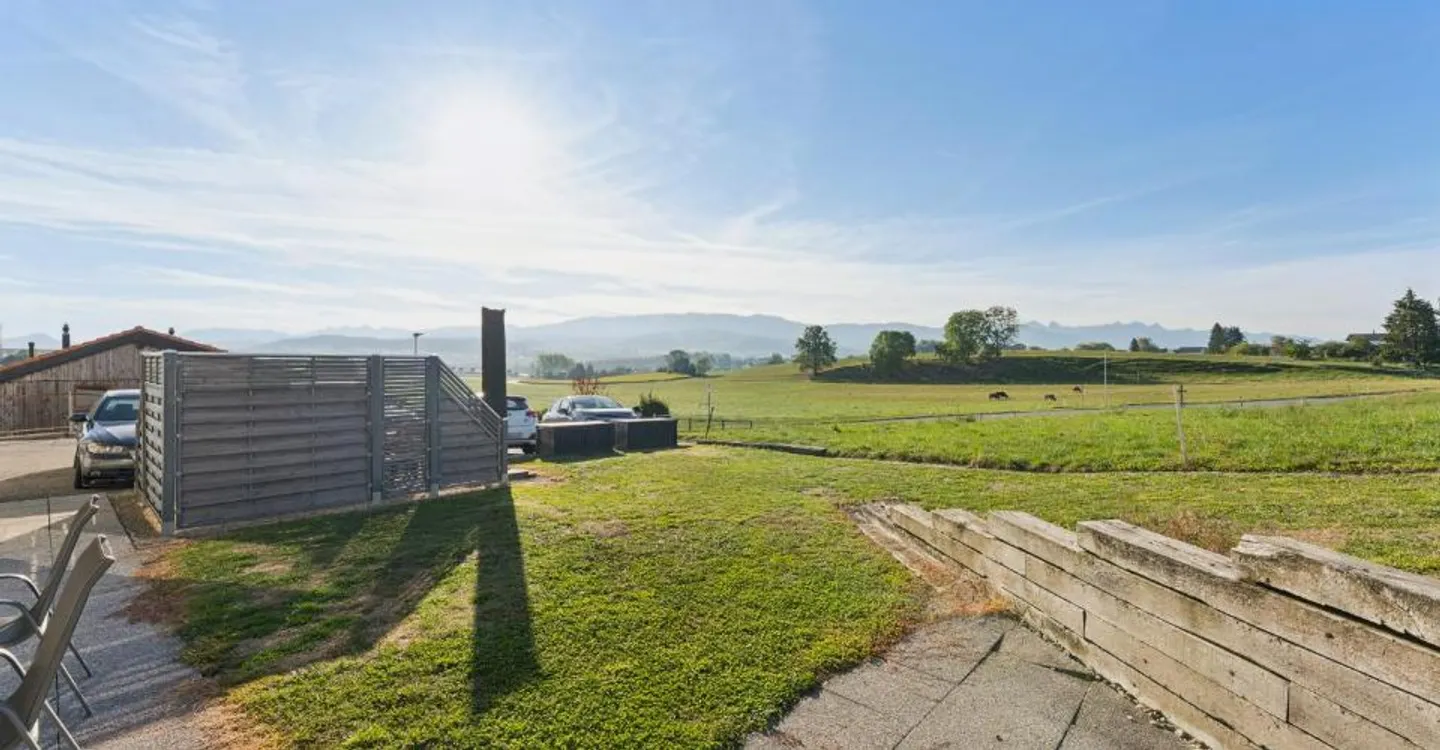 Beautiful house with 2 apartments and unobstructed view - Photo 12 of 12