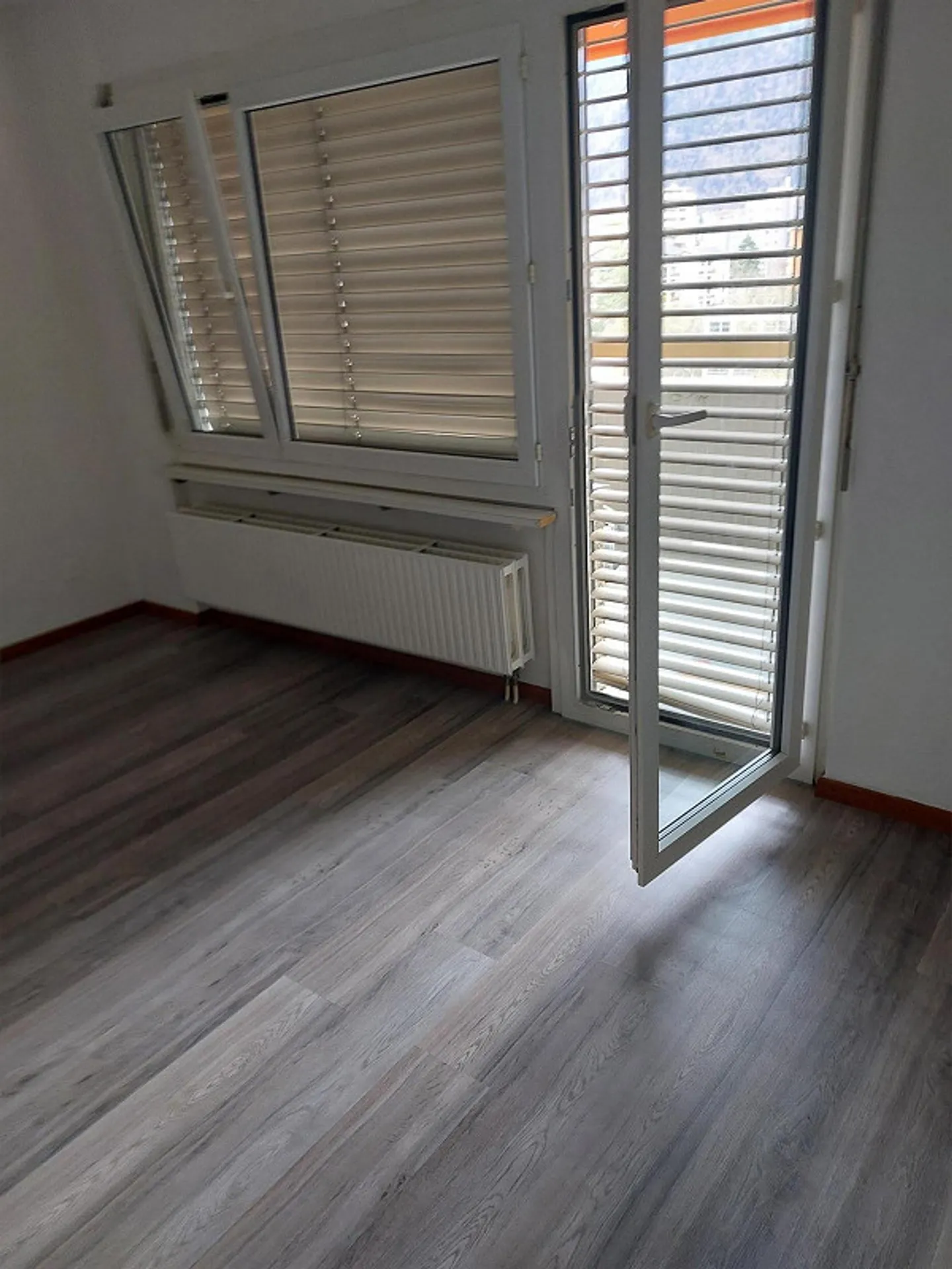 Appartement de 2,5 pièces à louer - Photo 2 sur 3