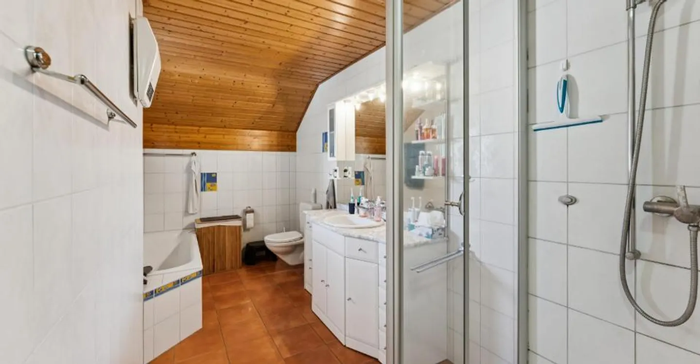 Beautiful house with 2 apartments and unobstructed view - Photo 4 of 12
