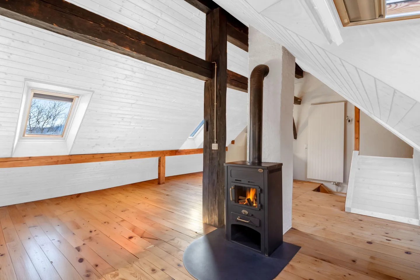 Grenier à usage exclusif dans une charmante moitié de maison - Photo 12 sur 15