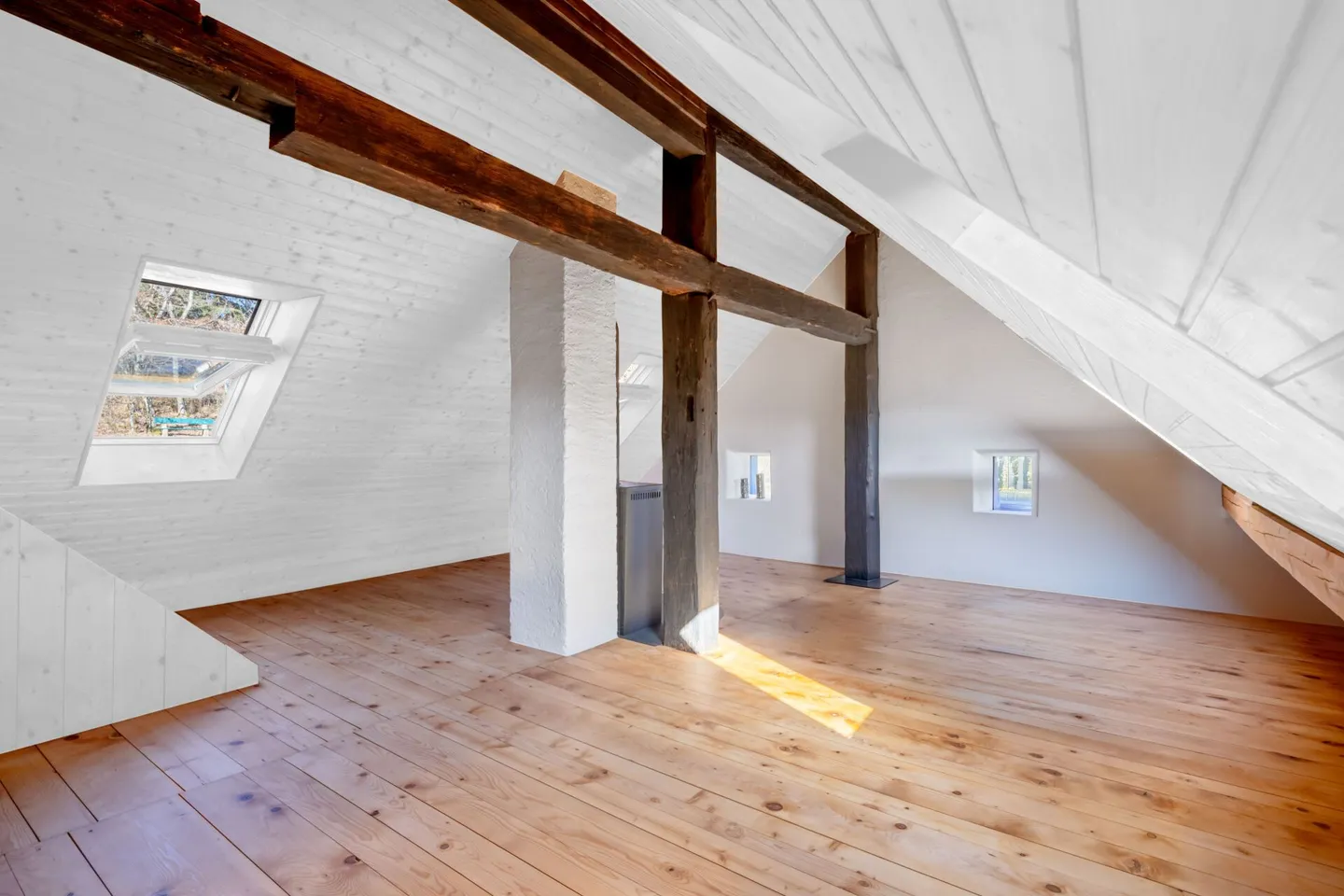 Grenier à usage exclusif dans une charmante moitié de maison - Photo 13 sur 15