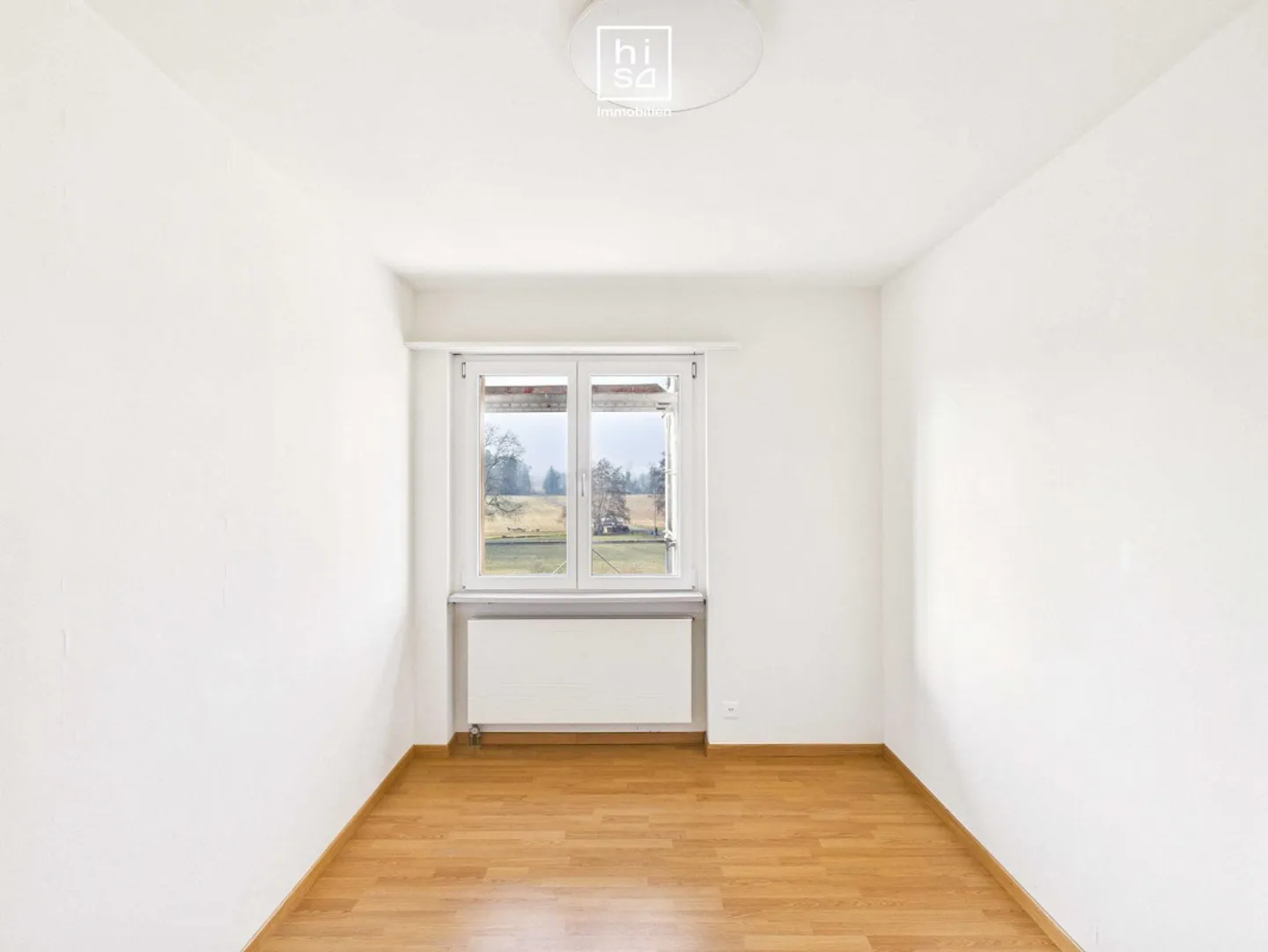 Renovated apartment with a view of greenery - Photo 5 of 7