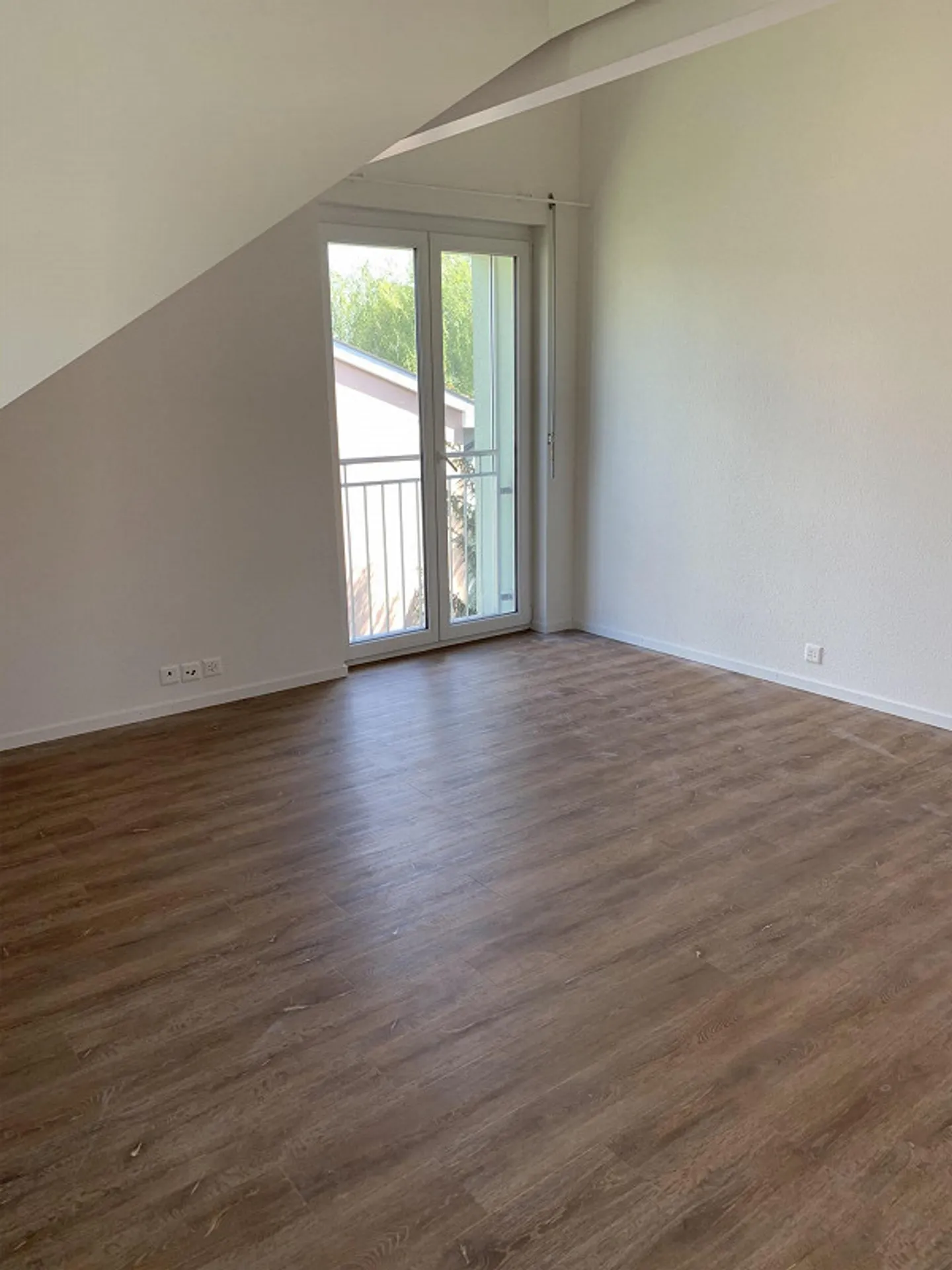 Schöne 3.5-Zimmer-Dachgeschosswohnung in Höngg - Foto 6 von 8