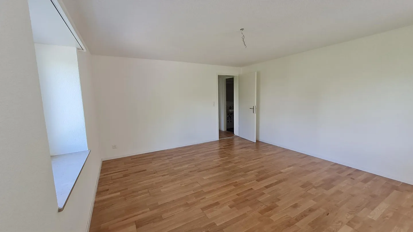 Appartamento moderno con grande balcone - Foto 3 di 10