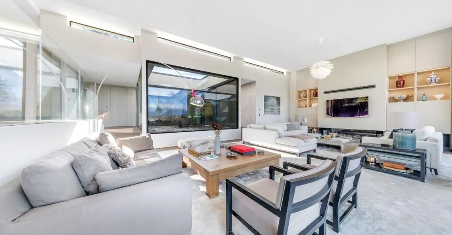 Außergewöhnliche zeitgenössische Villa - Privater Zugang zum See - Foto 7 von 12