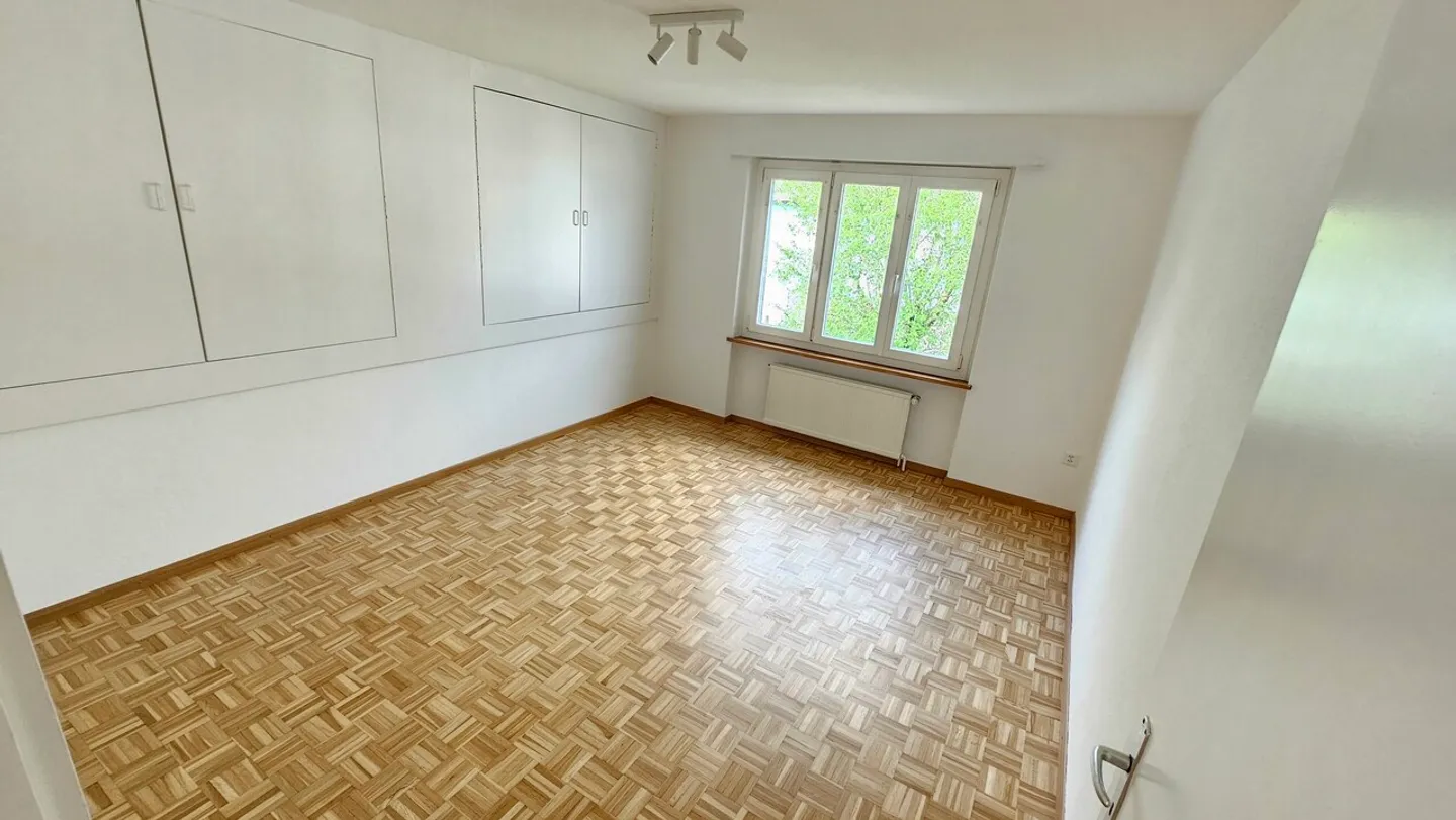 Large 2.5 rooms with garage, private laundry and garden! - Photo 9 of 13