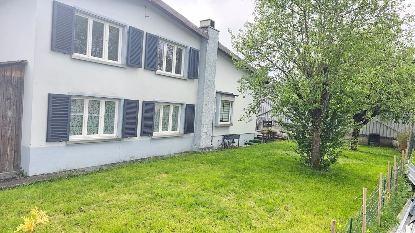 Large 2.5 rooms with garage, private laundry and garden! - Photo 12 of 13