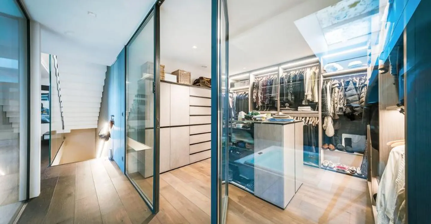 Außergewöhnliche zeitgenössische Villa - Privater Zugang zum See - Foto 11 von 12